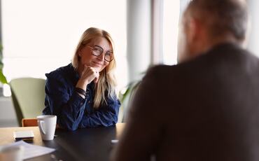 Sonja Hauan peker på en av de mest undervurderte risikoene i norske virksomheter: Ledere får ansvar før de får forutsetningene. Sonja Hauan peker på en av de mest undervurderte risikoene i norske virksomheter: Ledere får ansvar før de får forutsetningene.