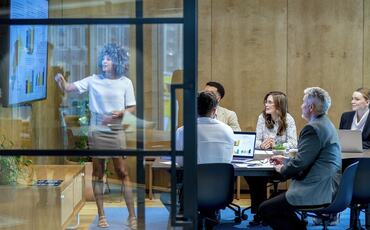 Styret har kontroll på tallene, men mister ofte det som avgjør fremtiden: tempo, gjennomføring og menneskene bak resultatene. (Foto: istock.com) Styret har kontroll på tallene, men mister ofte det som avgjør fremtiden: tempo, gjennomføring og menneskene bak resultatene. (Foto: istock.com)