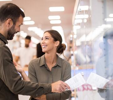 God kundeservice handler ikke om å levere det kunden ber om – men om å forstå hva kunden faktisk trenger, og gi ansatte rom til å løse det i praksis. (Foto: Istock.com)