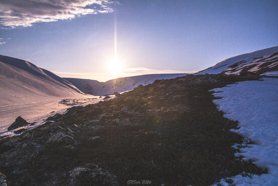 På bilde: Skutertrassè på Båtsfjordfjellet. Det tiner raskt. Foto : GN