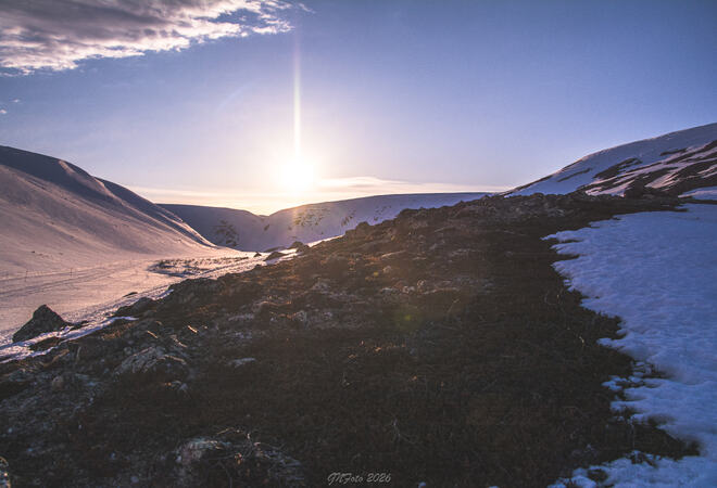 På bilde: Skutertrassè på Båtsfjordfjellet. Det tiner raskt. Foto : GN