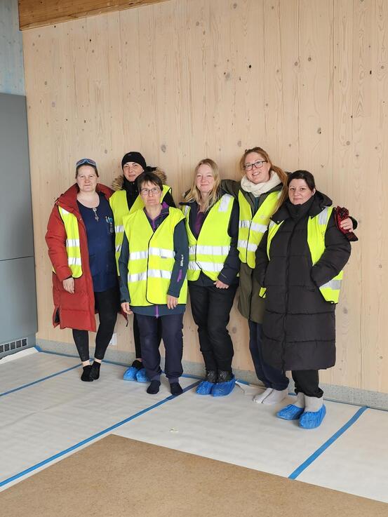 På bilde: Kommunens renholds team på befaring i den nye barnehagen. Foto: Trond Henriksen