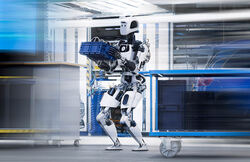 Mercedes-Benz bruker humanoid robot i produksjonen
