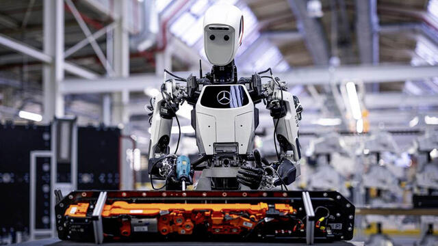 Mercedes-Benz bruker humanoid robot i produksjonen