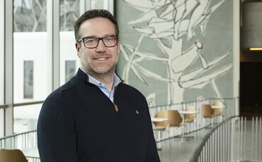 Alf Astrup mener kontoret ikke lenger er en selvfølge – men et ledervalg som avgjør samspill, kultur og prestasjon. (Foto: Technopolis)