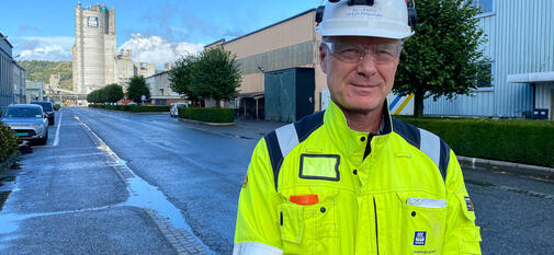 Siden «baseline» i januar 2023 har vi løftet produksjonen med om lag ti prosent, fra 3,4 millioner tonn årlig, forteller vedlikeholdssjef Roger Næss hos Yara i Porsgrunn. Roger Næss, vedlikeholdssjef Yara Porsgrunn