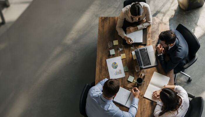 Arbeidskraftutfordringen handler ikke bare om å finne flere ansatte. Like viktig er evnen til å bruke kompetansen som allerede finnes på en smartere måte. Arbeidskraftutfordringen handler ikke bare om å finne flere ansatte. Like viktig er evnen til å bruke kompetansen som allerede finnes på en smartere måte.