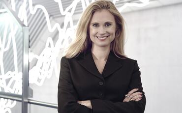 Judith Wolst mener fremtidens vinnere ikke nødvendigvis er dem som lager de beste planene, men dem som oppdager signalene tidlig, utfordrer etablerte sannheter og handler før endringene blir åpenbare for alle. (Foto: Emil Fagander) Judith Wolst mener fremtidens vinnere ikke nødvendigvis er dem som lager de beste planene, men dem som oppdager signalene tidlig, utfordrer etablerte sannheter og handler før endringene blir åpenbare for alle. (Foto: Emil Fagander)