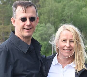 Marianne Synnes Emblemsvåg og Jan Emblemsvåg ved NTNU i Ålesund forsker på ledelse, organisasjoner og risikohåndtering. Foto: Privat. Marianne Synnes Emblemsvåg og Jan Emblemsvåg ved NTNU i Ålesund forsker på ledelse, organisasjoner og risikohåndtering. Foto: Privat.