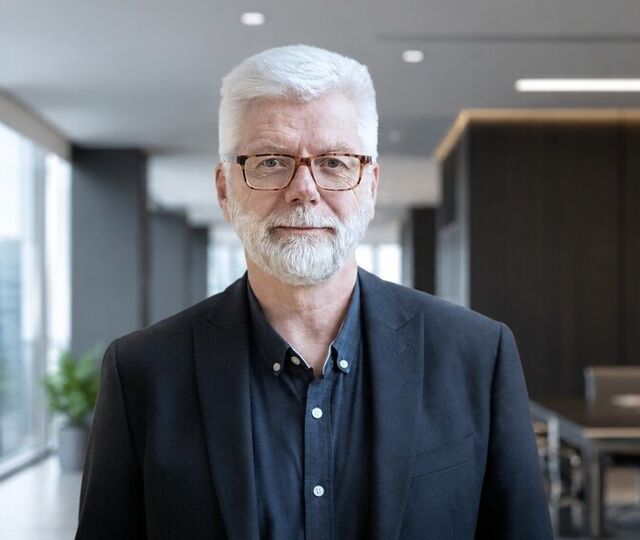 Bildetekst: Læring blir først et konkurransefortrinn når erfaring deles, forstås og tas i bruk. Organisasjoner som lykkes med dette, bygger både sterkere team og bedre beslutninger. Bildetekst: Læring blir først et konkurransefortrinn når erfaring deles, forstås og tas i bruk. Organisasjoner som lykkes med dette, bygger både sterkere team og bedre beslutninger.