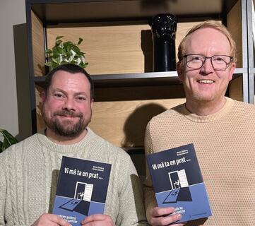 De fleste samtaler feiler ikke fordi temaet er vanskelig, men fordi lederen går inn med svarene klare, og slutter å stille de spørsmålene som faktisk gir innsikt. Marius til v og Morten til h (Foto May-Linn Lauritsen) De fleste samtaler feiler ikke fordi temaet er vanskelig, men fordi lederen går inn med svarene klare, og slutter å stille de spørsmålene som faktisk gir innsikt. Marius til v og Morten til h (Foto May-Linn Lauritsen)