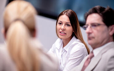 Sterke styrer handler ikke bare om kompetansen rundt bordet. Like viktig er hvordan styremedlemmene lytter, utfordrer hverandre og holder oppmerksomheten rettet mot de langsiktige beslutningene. (Foto: Istock.com)