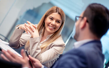 Mellomlederrollen er i rask endring. Når AI overtar flere administrative oppgaver, blir evnen til å skape retning, utvikle medarbeidere og ta gode beslutninger en enda viktigere del av lederrollen. (Foto: Istock.com)