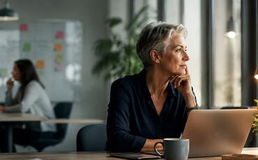 Noen medarbeidere presterer best tidlig på dagen, andre senere. Ledere som tar hensyn til ulike døgnrytmer kan legge til rette for bedre beslutninger, høyere kvalitet og mer effektivt samarbeid. Noen medarbeidere presterer best tidlig på dagen, andre senere. Ledere som tar hensyn til ulike døgnrytmer kan legge til rette for bedre beslutninger, høyere kvalitet og mer effektivt samarbeid.