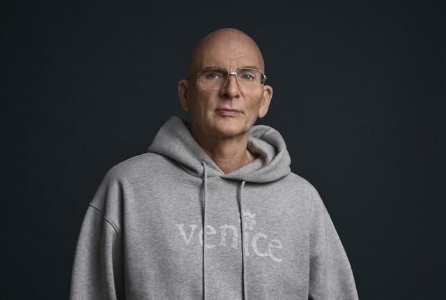 Kjell A. Nordström mener ledere må slutte å belønne kontroll, og begynne å bygge en kultur der nysgjerrighet og forsøk driver utviklingen. (Foto: Tobias Björkgren)