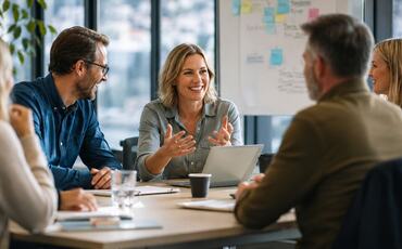 Langsiktig prestasjon handler ikke om å presse mer ut av mennesker, men om å skape en arbeidskultur der helse, samarbeid og utvikling gir sterke resultater – også over tid.
