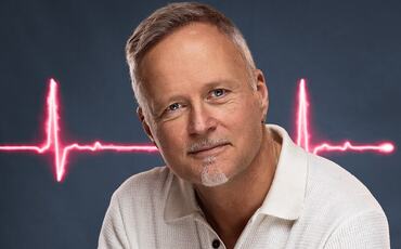 Torkil Færø mener mange ledere oppdager belastning for sent, fordi flinke medarbeidere ofte skjuler signalene helt til kroppen ikke klarer mer. (Foto: Kristin Heier/Studio Design)