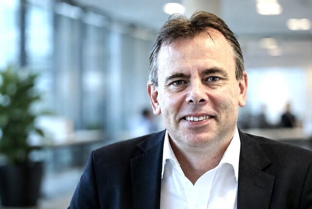 Stefan Tengblad, professor i HRM ved Göteborgs universitet, understreker at troverdighet i ledelse ikke skapes gjennom ord, men gjennom konsekvent atferd i hverdagen. Stefan Tengblad, professor i HRM ved Göteborgs universitet, understreker at troverdighet i ledelse ikke skapes gjennom ord, men gjennom konsekvent atferd i hverdagen.