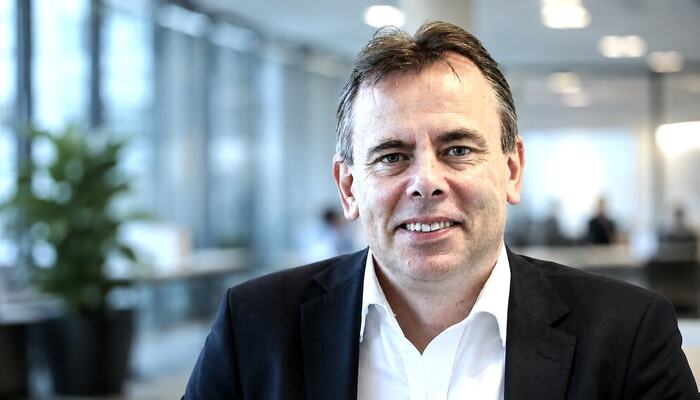 Stefan Tengblad, professor i HRM ved Göteborgs universitet, understreker at troverdighet i ledelse ikke skapes gjennom ord, men gjennom konsekvent atferd i hverdagen. Stefan Tengblad, professor i HRM ved Göteborgs universitet, understreker at troverdighet i ledelse ikke skapes gjennom ord, men gjennom konsekvent atferd i hverdagen.