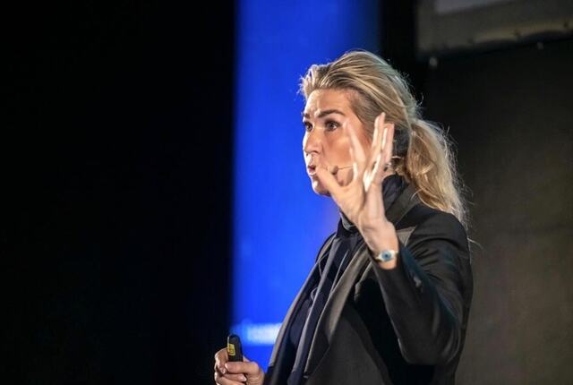 Da tusenvis av mennesker grep usynlige årer, ble en fortelling til kollektiv handling. For ledere er spørsmålet hvordan strategier kan skape både retning, deltakelse og rom for å korrigere kursen. Da tusenvis av mennesker grep usynlige årer, ble en fortelling til kollektiv handling. For ledere er spørsmålet hvordan strategier kan skape både retning, deltakelse og rom for å korrigere kursen.
