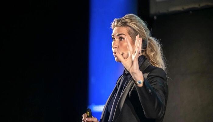 Da tusenvis av mennesker grep usynlige årer, ble en fortelling til kollektiv handling. For ledere er spørsmålet hvordan strategier kan skape både retning, deltakelse og rom for å korrigere kursen. Da tusenvis av mennesker grep usynlige årer, ble en fortelling til kollektiv handling. For ledere er spørsmålet hvordan strategier kan skape både retning, deltakelse og rom for å korrigere kursen.