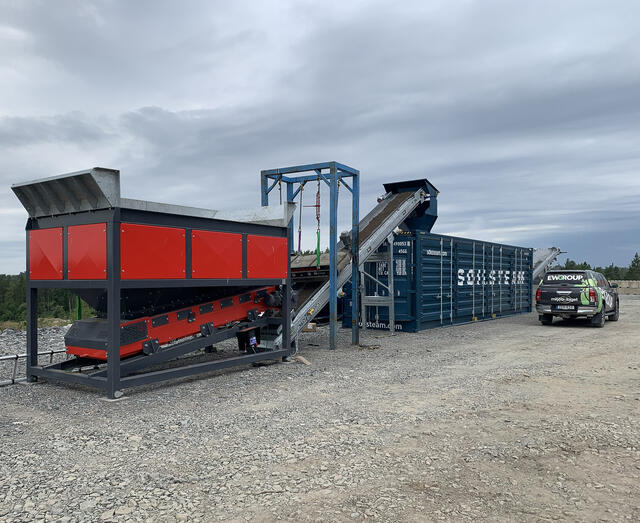 SoilSteam Internationals maskiner steriliserer uren jord med ren damp (Bilde: SoilSteam). Redder jorda med damp og innovativ teknologi